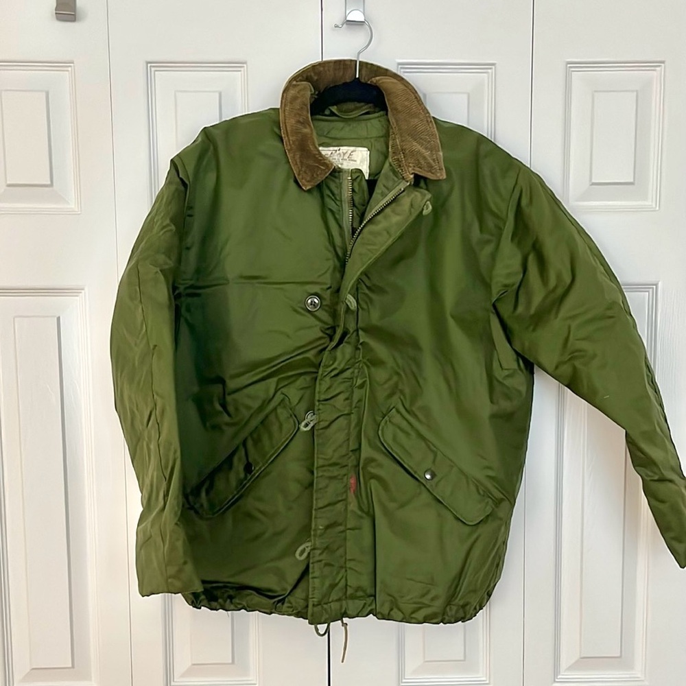 US Navy Extreme Cold Weather Jacket -Waterproof 8415-00-349-9314 Medium